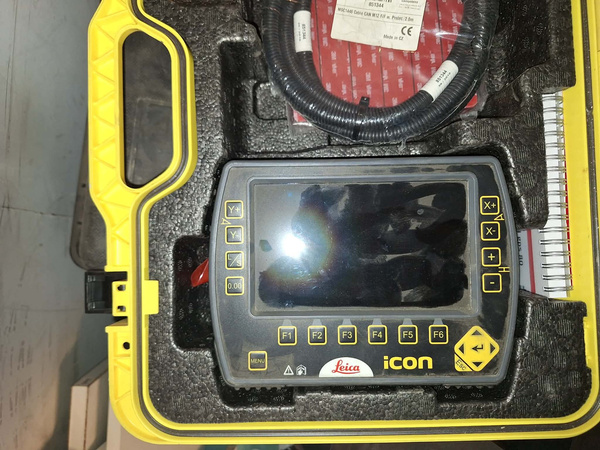 Leica PowerBox GNSS / Leica iCON Maskinstyrning
