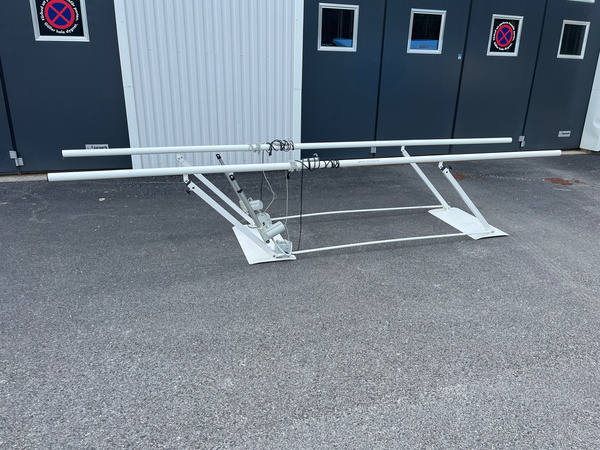 Rehabiliteringsbarr / Gåbarr med höjdjustering J0798