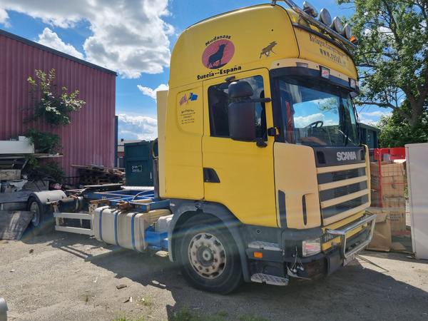 Dragbil Scania R114 LB 4X2 NB340 "Reservdelsbil"