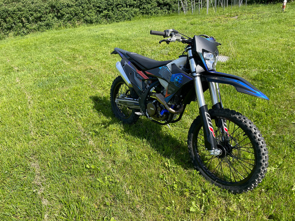 KEWS K23 YBS 300cc Enduro – Nyskick (Endast 2 timmar)