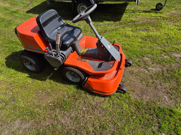 Husqvarna rider 850 med uppsamlare 