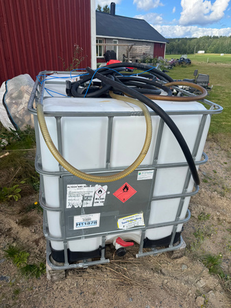 IBC tank med 12/24v pump