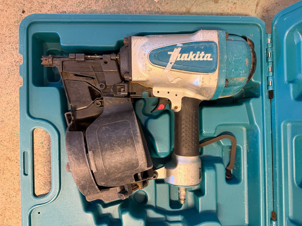 F0113 Makita AN613 spikpistol
