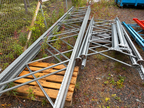 Pallställ Silverline – 3 gavlar balkar höjd ca 3,40