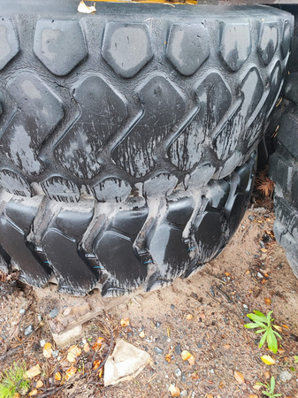 Däck 17.5 R 25