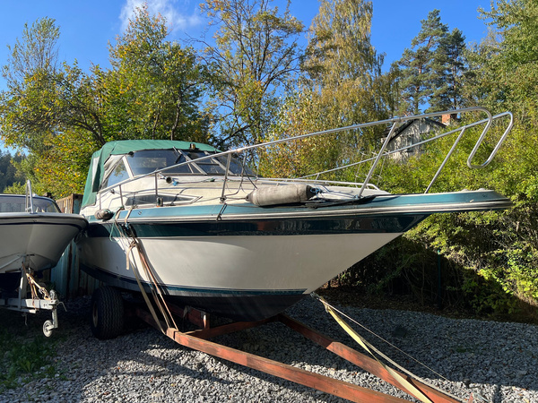 SeaRay Sundancer 88 årsmodell mercury 7,4L v8 inkl trailer 