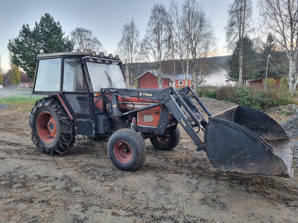 Traktor Zetor 5718 med Frontlastare