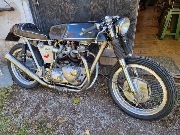 Triumph T120R Bonneville 650 från 1964