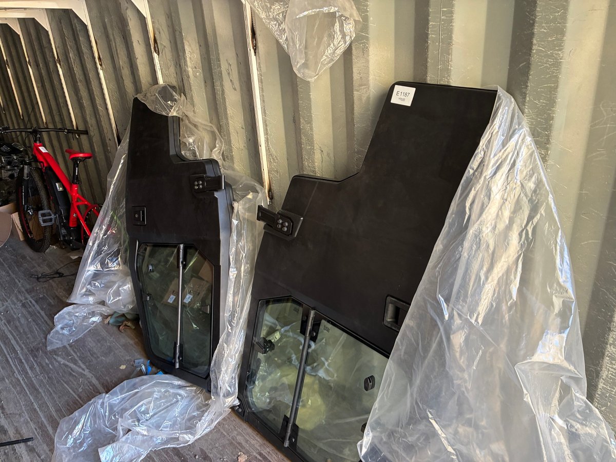 E1187 – Polaris UTV hyttdörrar med glas,