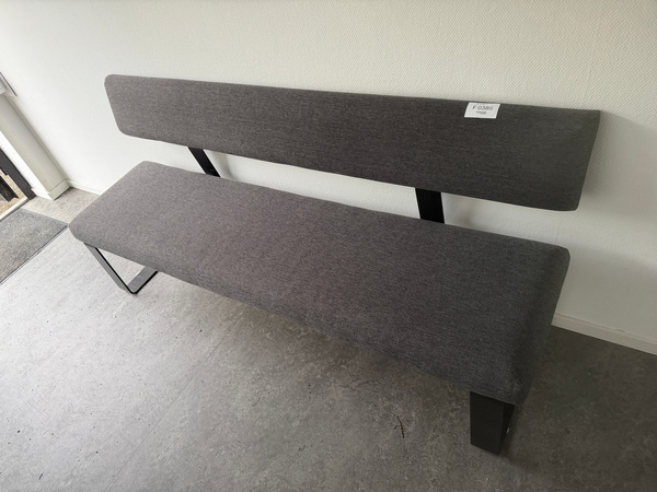 F0386 Grå soffa
