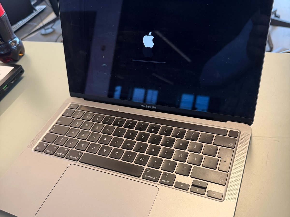 F0182 – Apple MacBook Pro 13" M1, 16 GB – 2020