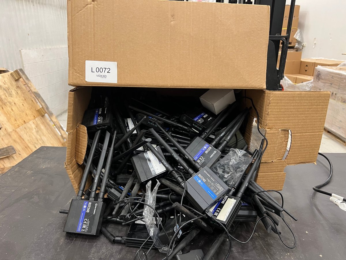 L0072 RUT240 4G ROUTERS FLERTAL