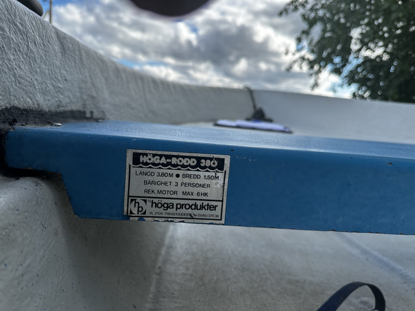 HÖGA-RODD 380 - plasteka med 2 hk utombordare